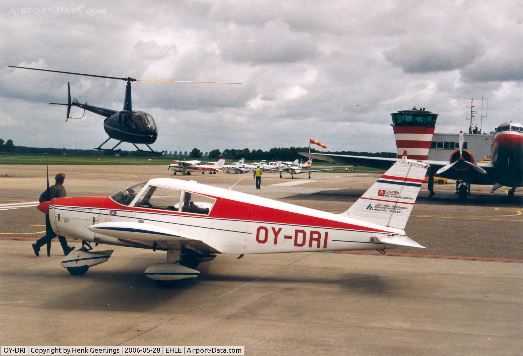 OY-DRI, 1967 Piper PA-28-140 Cherokee Cruiser C/N 28-23815, Danish Aero Club. Background R44 , OY-HLI