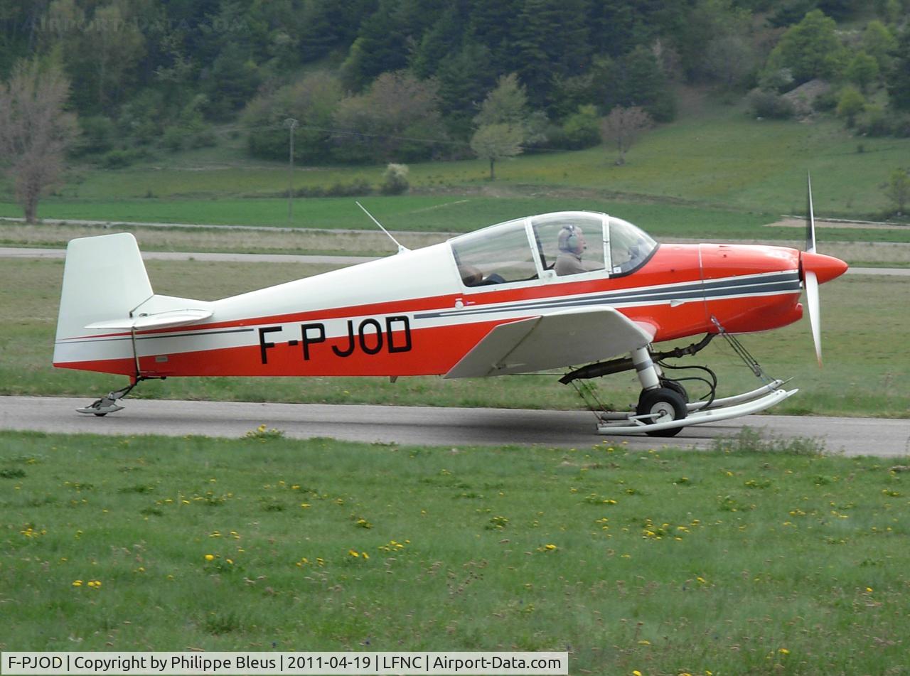 F-PJOD, Jodel DR-1054 C/N 857, Taxiing to the runway for take off. Combo ski/wheels.