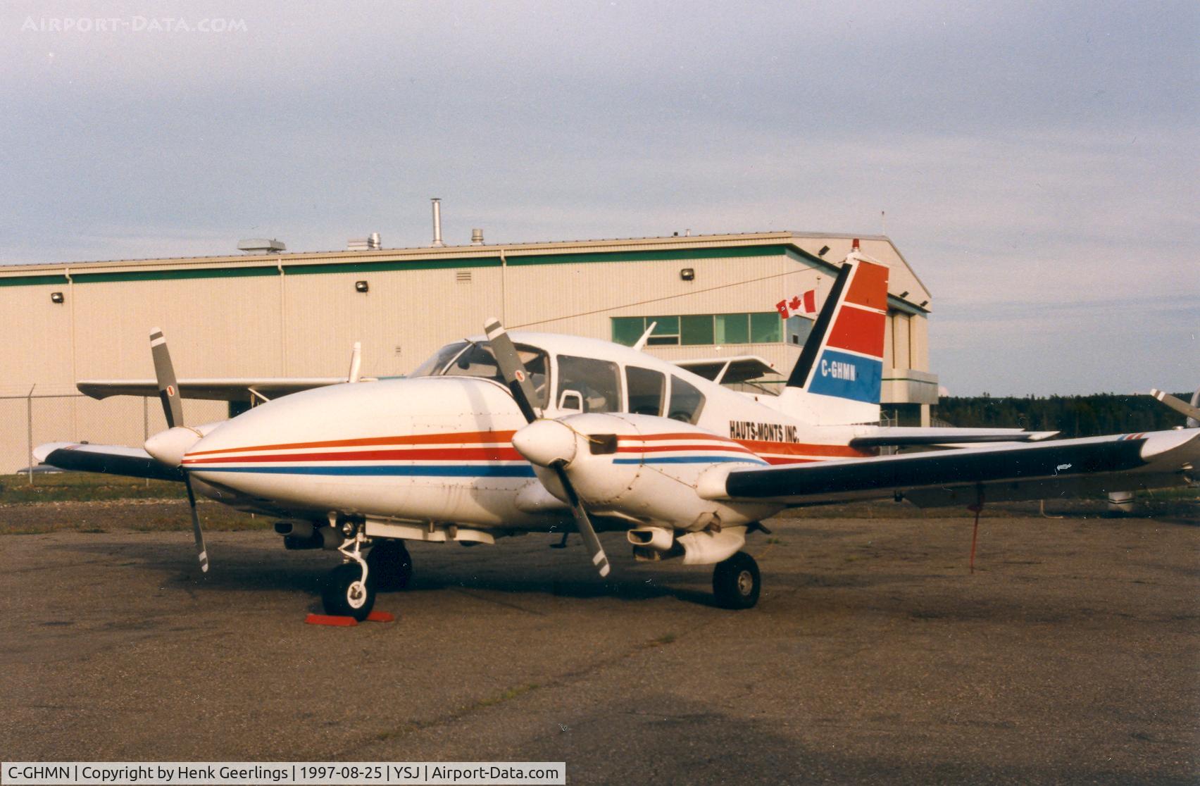 C-GHMN, 1968 Piper PA-23-250 C/N 27-3893, Hauts- Monts Inc