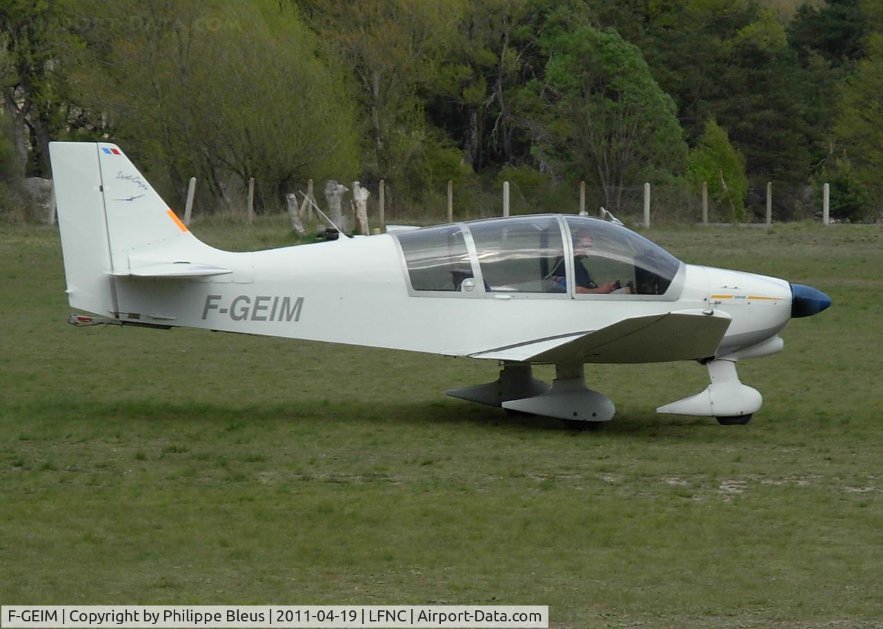 F-GEIM, Robin DR-400-180R Regent C/N 1694, In position to tow a sailplane.