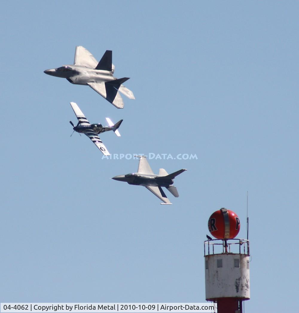 04-4062, 2004 Lockheed Martin F-22A Raptor C/N 4062, Heritage Flight over the Daytona Pier