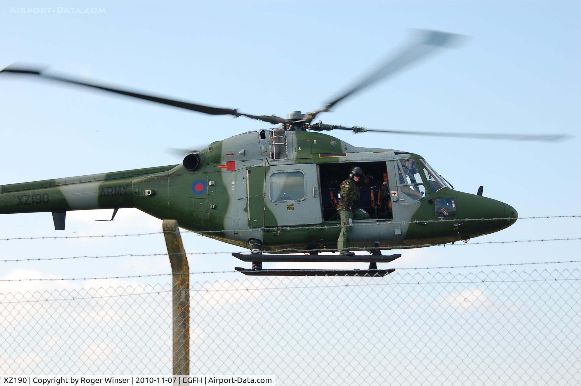 XZ190, 1978 Westland Lynx AH.7 C/N 082, Over the fence. AAC Lynx.