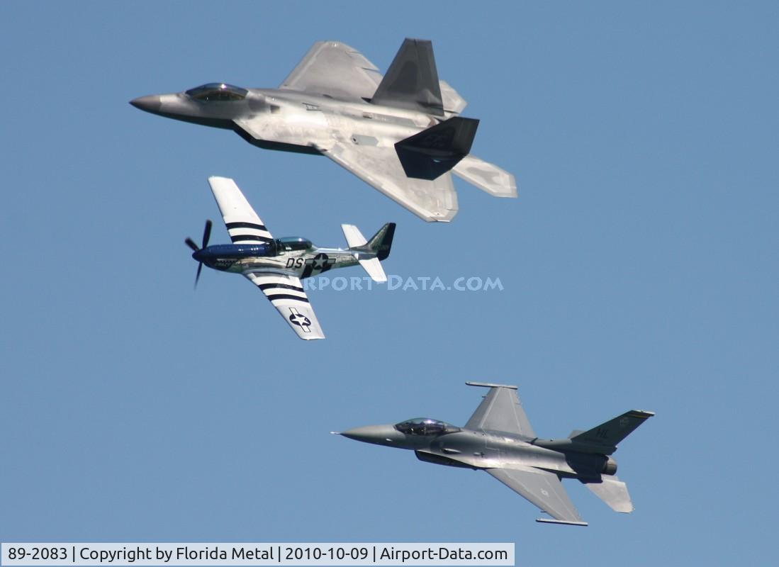 89-2083, General Dynamics F-16C Fighting Falcon C/N 1C-236, F-16 with F-22 and P-51 over Daytona