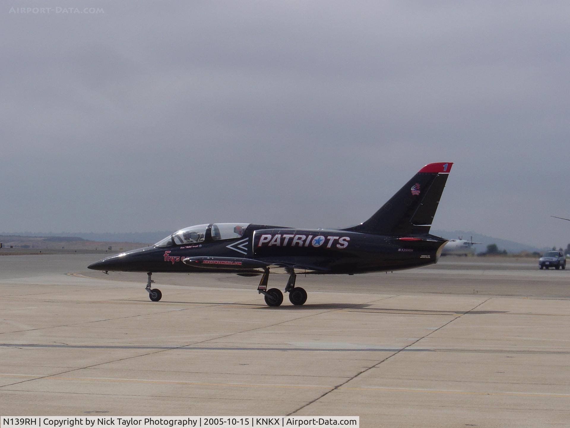 N139RH, 1984 Aero L-39 Albatros C/N 433129, Heading out at the MCAS Miramar Airshow