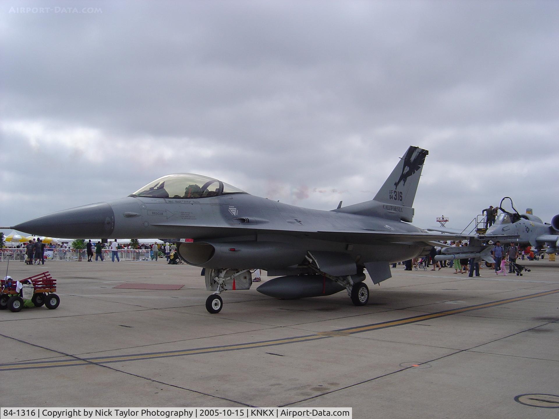 84-1316, 1984 General Dynamics F-16C Fighting Falcon C/N 5C-153, On display at the 2005 MCAS Miramar Airshow