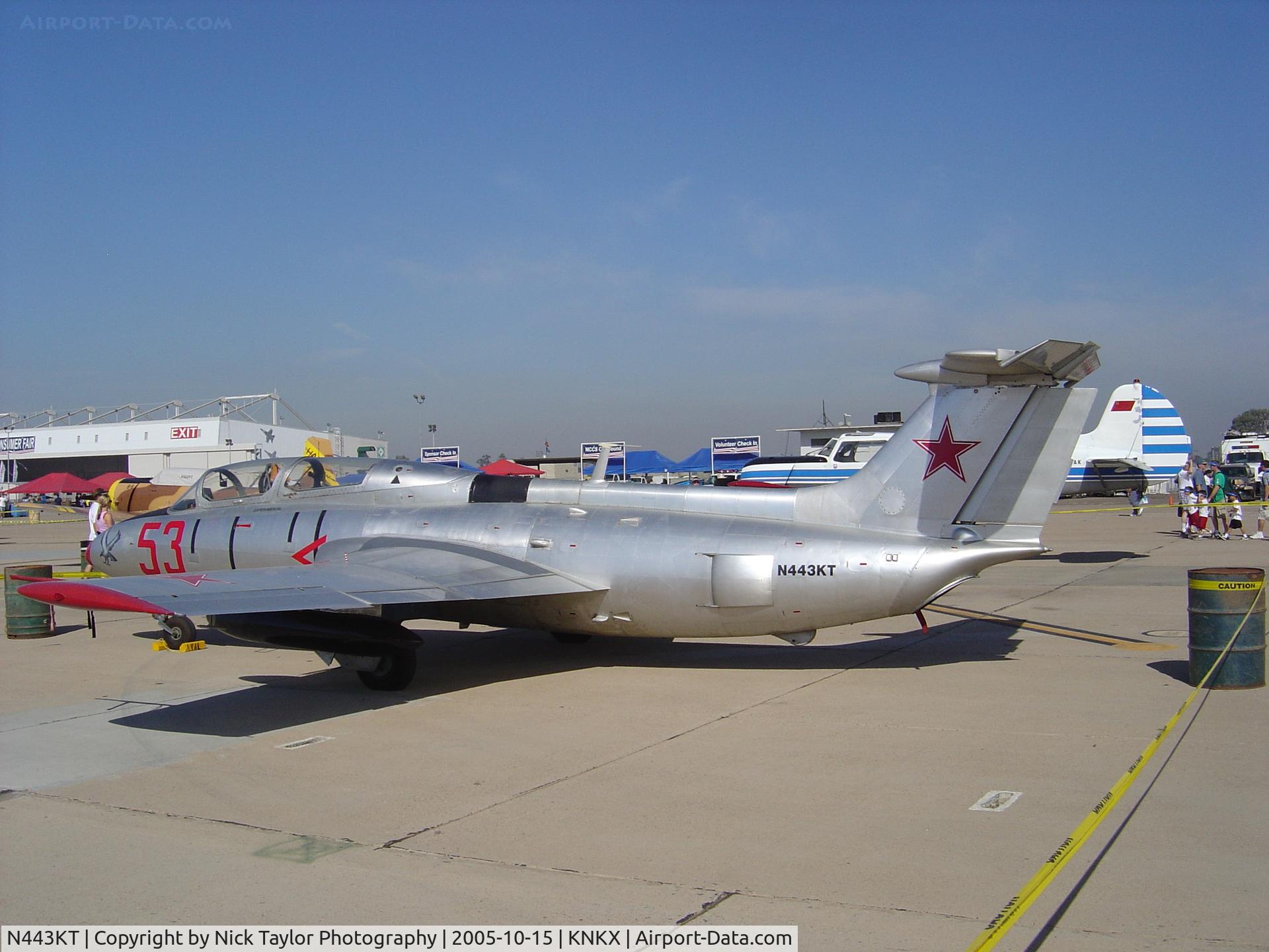N443KT, 1968 Aero L-29C Delfin C/N 892876, On display at the 2005 MCAS Miramar Airshow