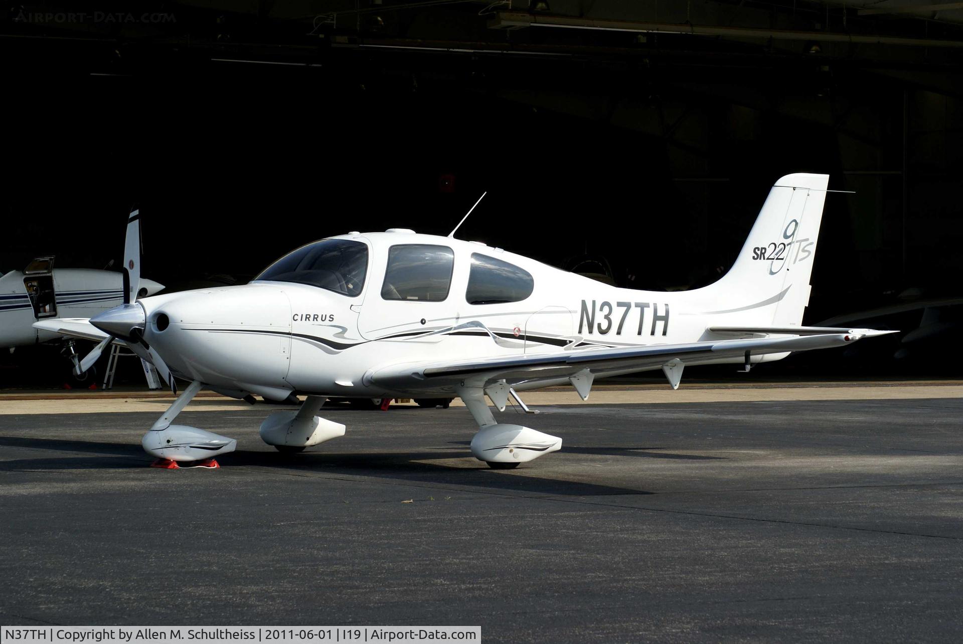 N37TH, 2005 Cirrus SR22 C/N 1655, 2005 Cirrus Design Corp SR22