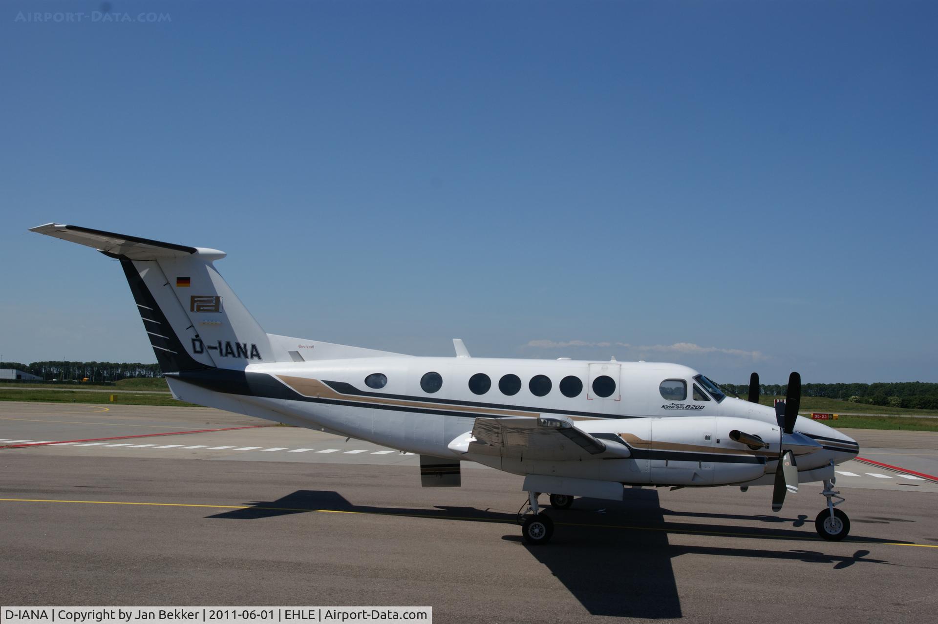 D-IANA, 1995 Beech B200 Super King Air King Air C/N BB-1517, Platform Lelystad