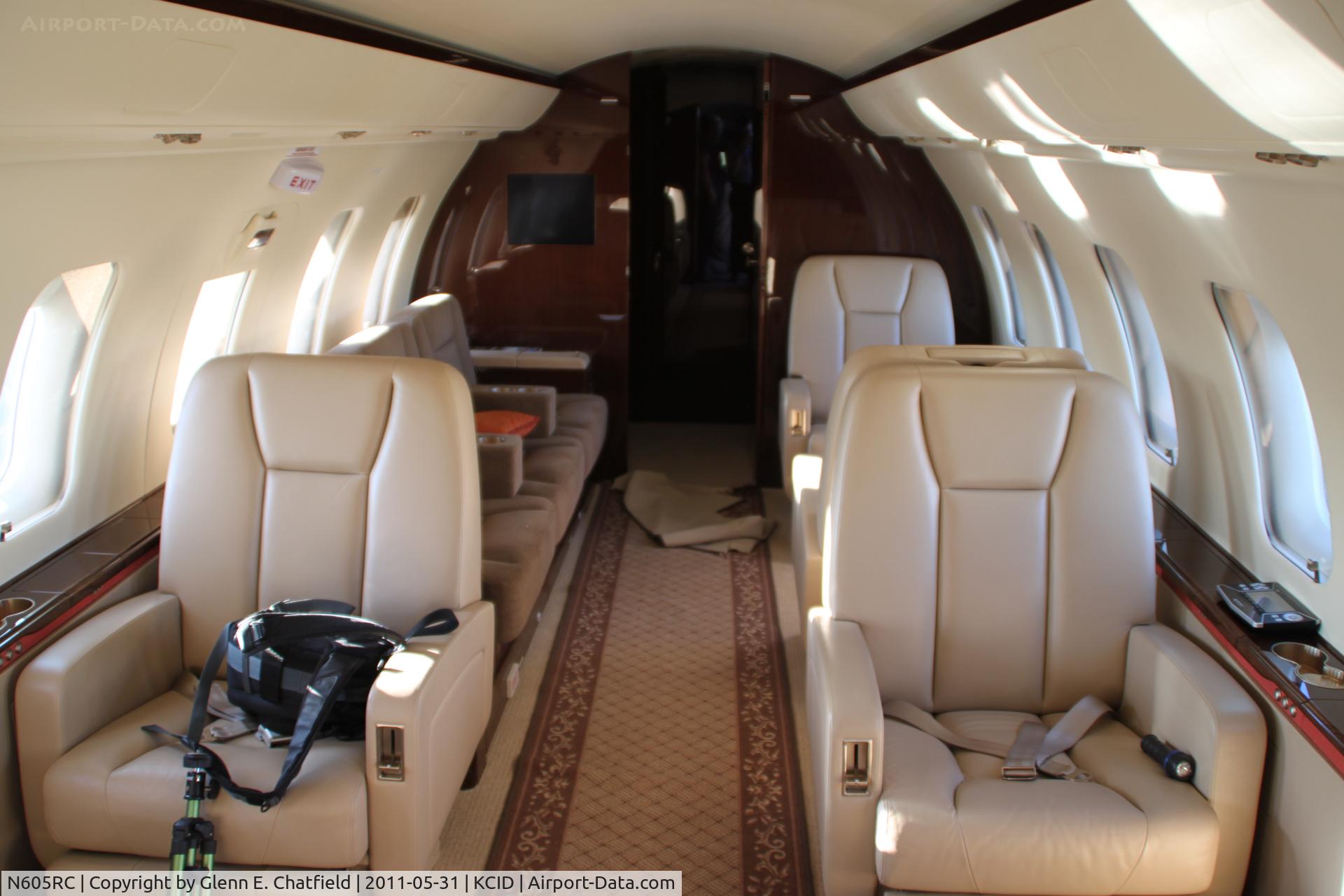 N605RC, 2009 Bombardier Challenger 605 (CL-600-2B16) C/N 5800, Looking back from the stairs.