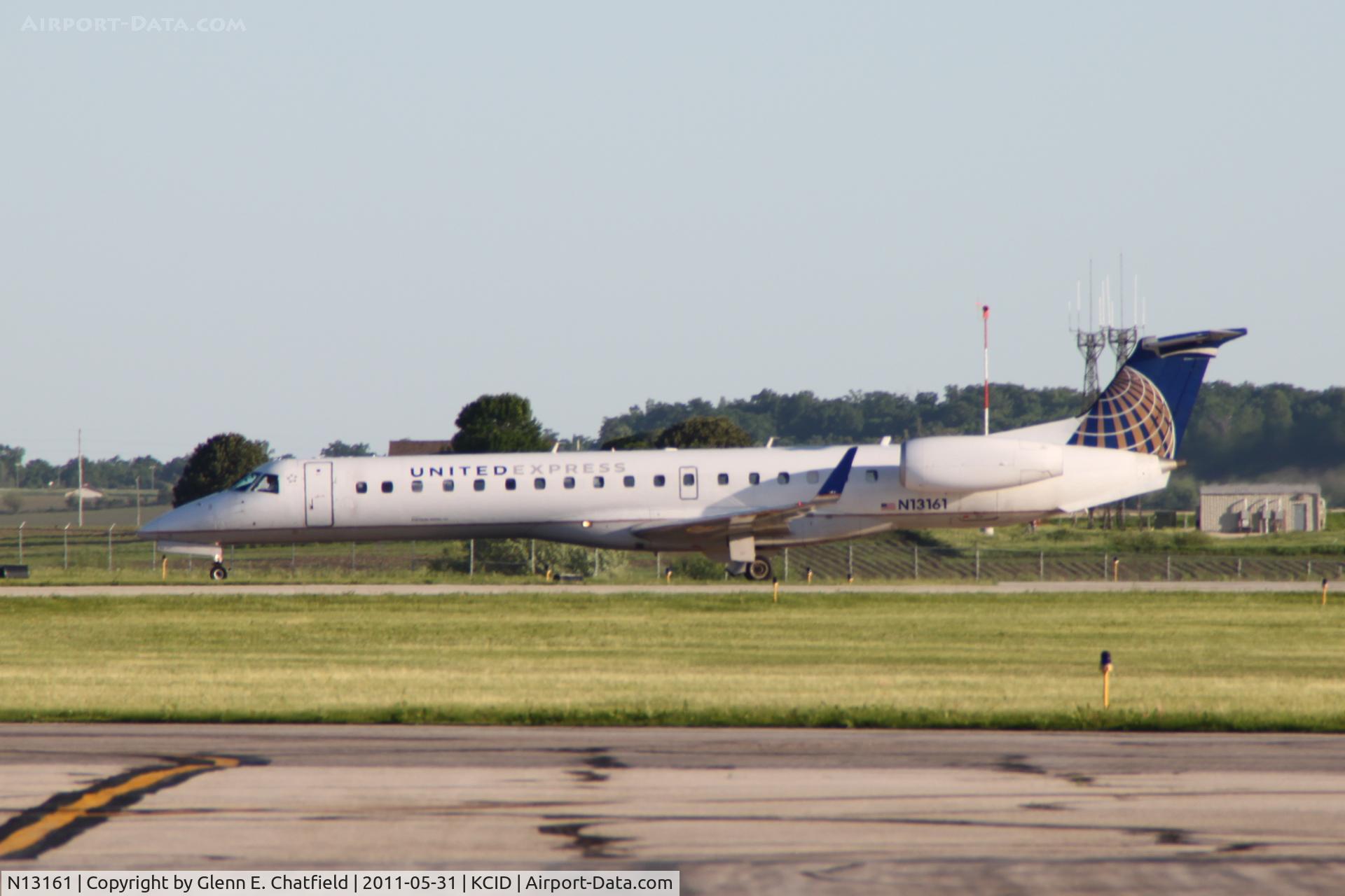 N13161, 2004 Embraer ERJ-145XR (EMB-145XR) C/N 14500805, Taxiing in to the ramp after landing runway 27