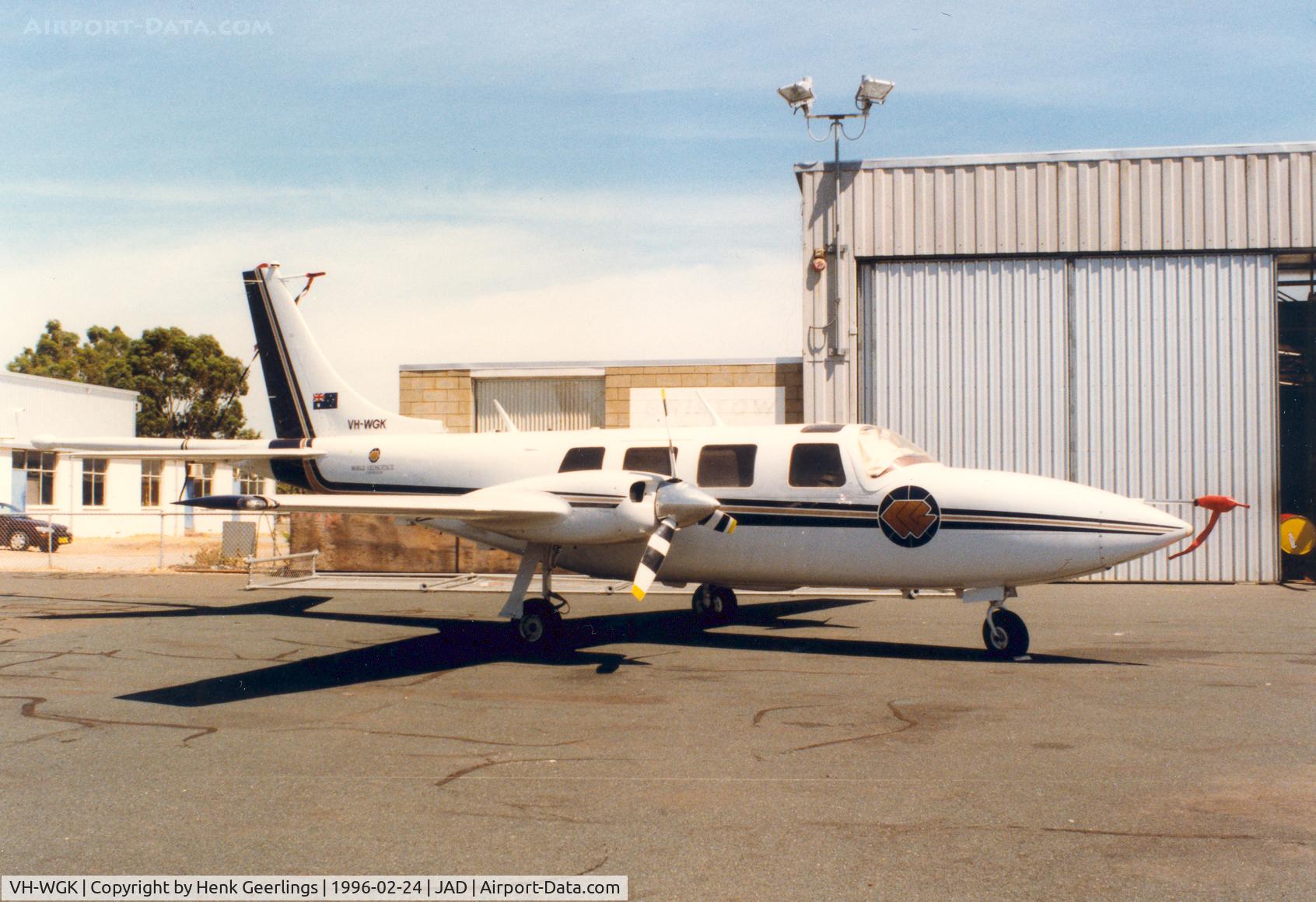 VH-WGK, 1977 Ted Smith Aerostar 601P C/N 61P-0452-174, Jandakot Airport - Perth