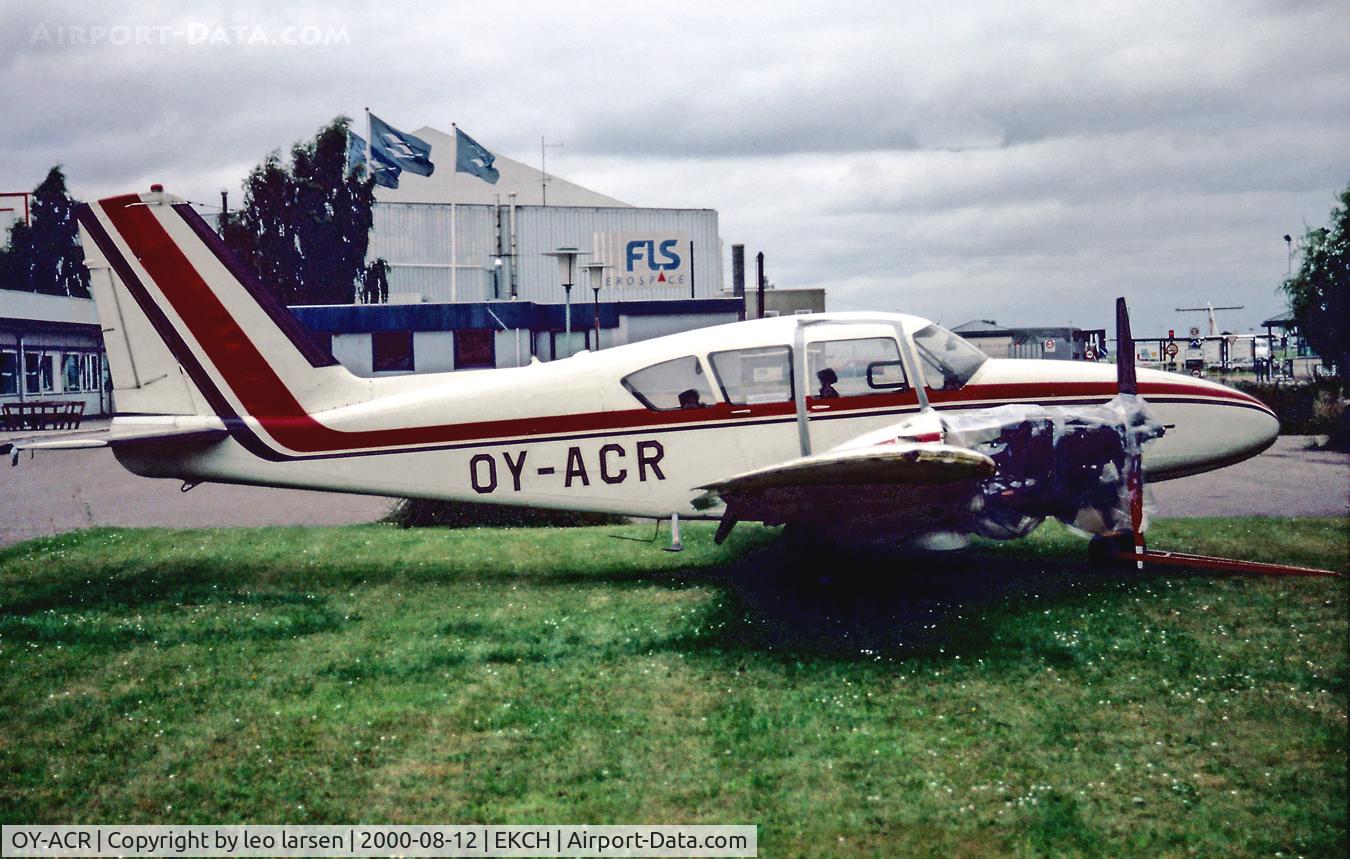 OY-ACR, 1963 Piper PA-23-250 Aztec B C/N 27-2325, Outside HG CPH South 12.8.00