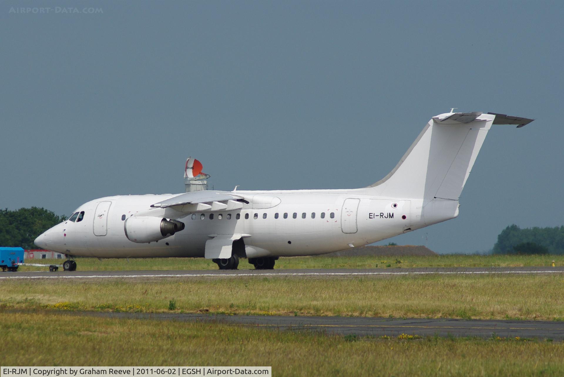EI-RJM, 1999 British Aerospace Avro 146-RJ85A C/N E2350, In the sun.