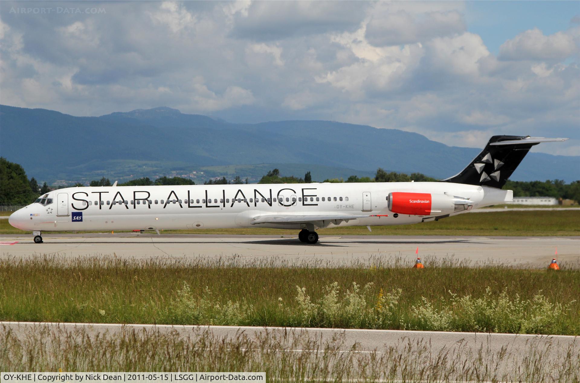 OY-KHE, 1988 McDonnell Douglas MD-82 (DC-9-82) C/N 49604, LSGG/GVA