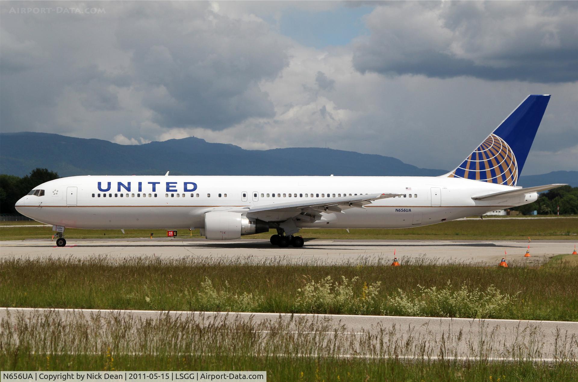 N656UA, 1992 Boeing 767-322 C/N 25394, LSGG/GVA