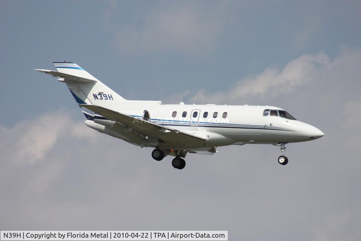 N39H, 2004 Raytheon Hawker 800XP C/N 258695, Hawker 800XP
