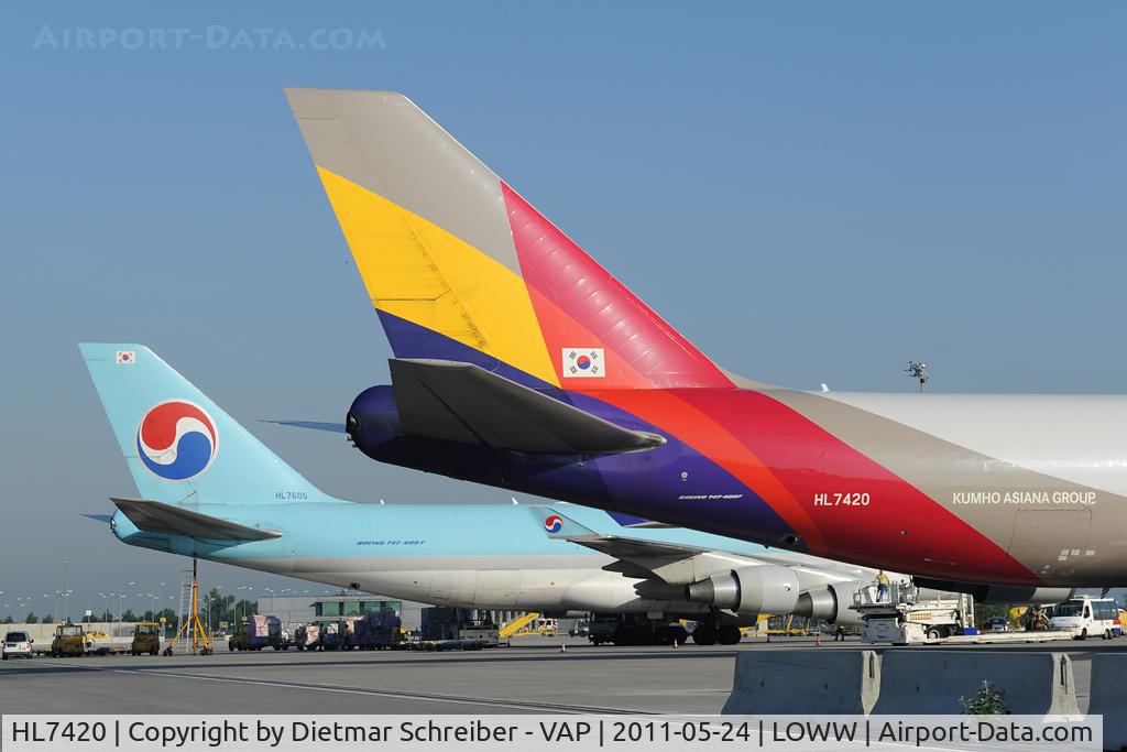 HL7420, 1995 Boeing 747-48EF (SCD) C/N 25783, Asiana Boeing 747-400