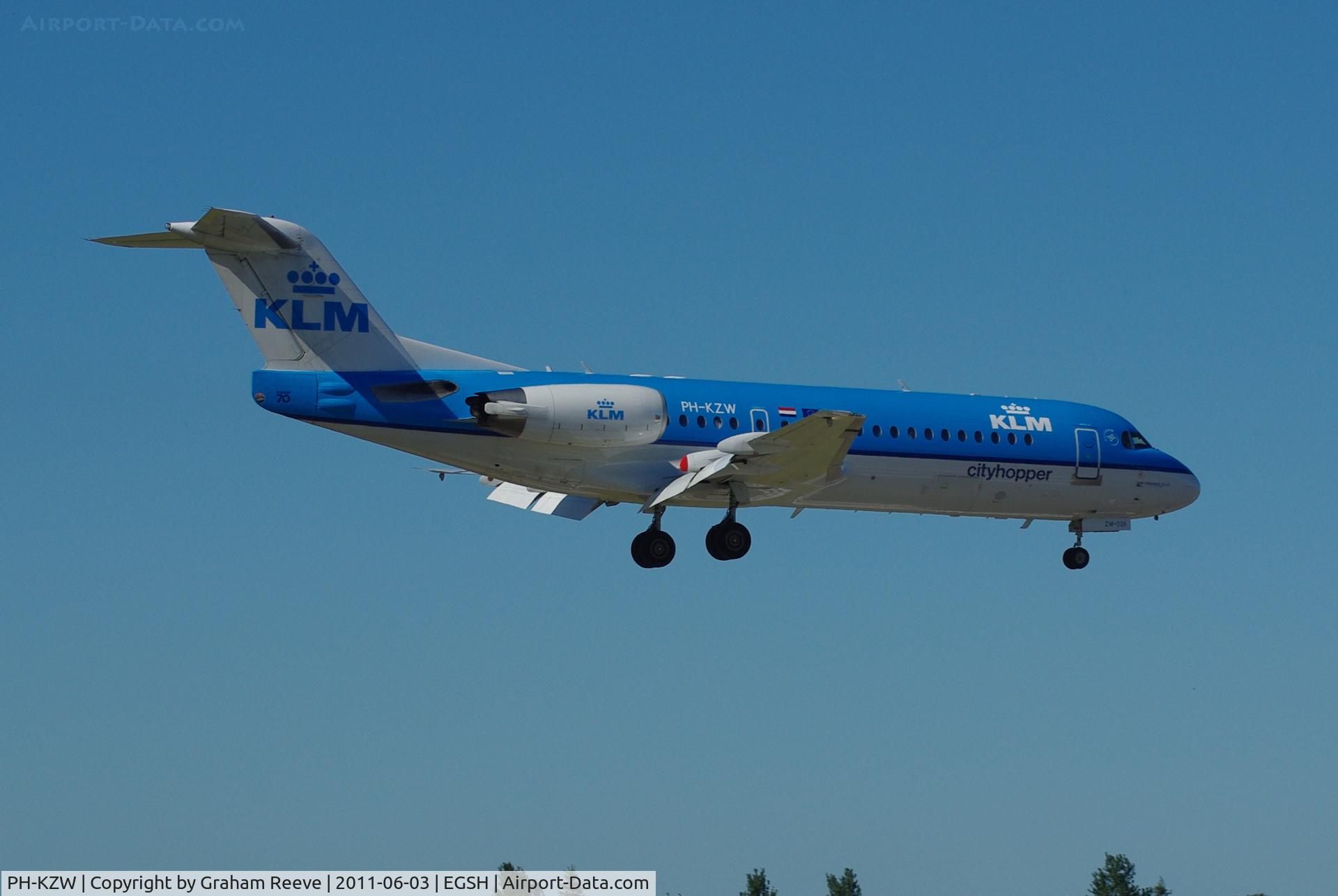 PH-KZW, 1995 Fokker 70 (F-28-0070) C/N 11558, About to touch down.
