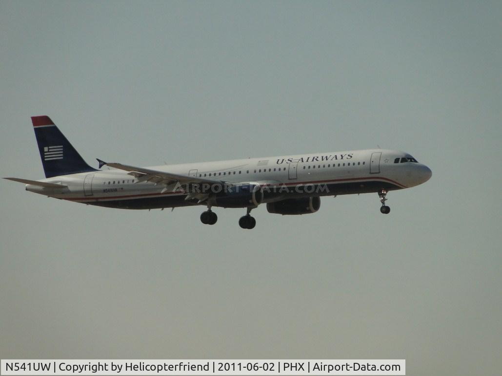 N541UW, 2009 Airbus A321-231 C/N 4123, On final to runway 25L
