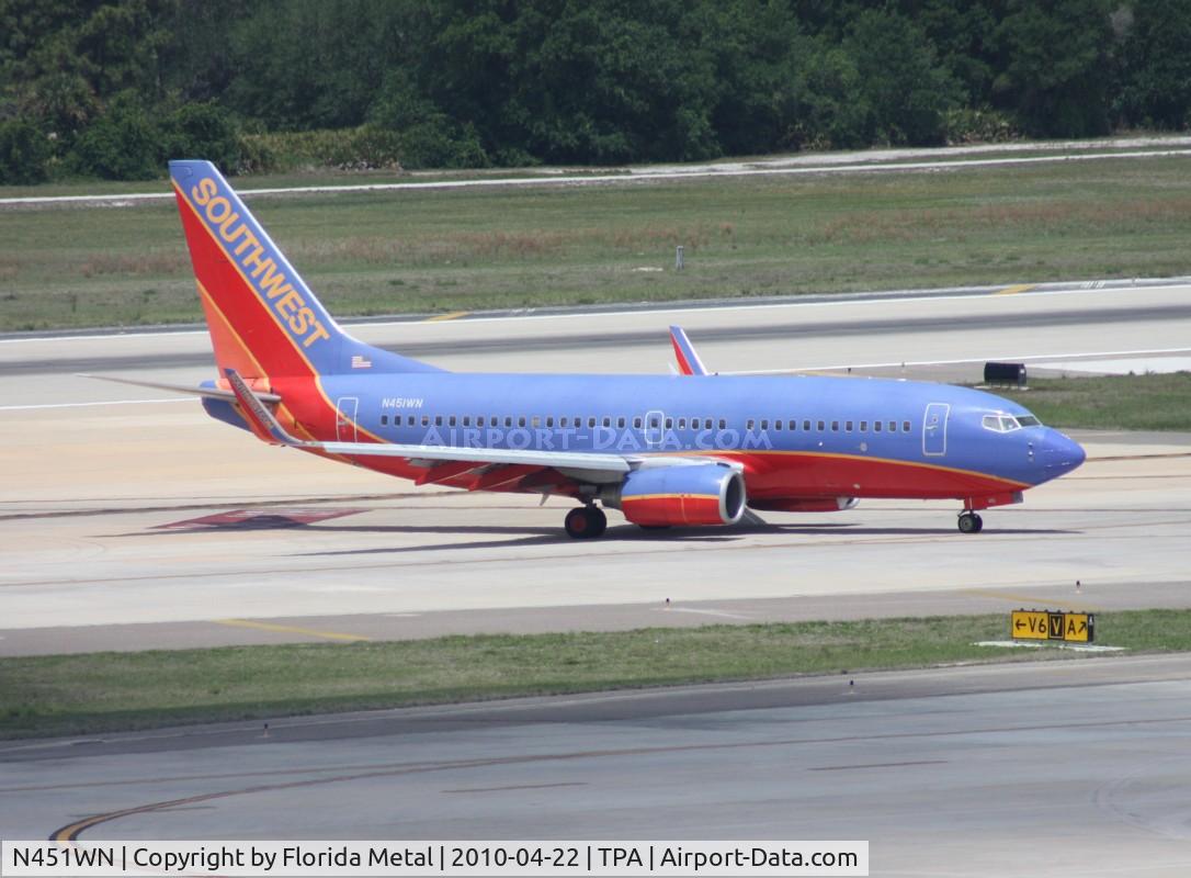 N451WN, 2004 Boeing 737-7H4 C/N 32495, Southwest 737