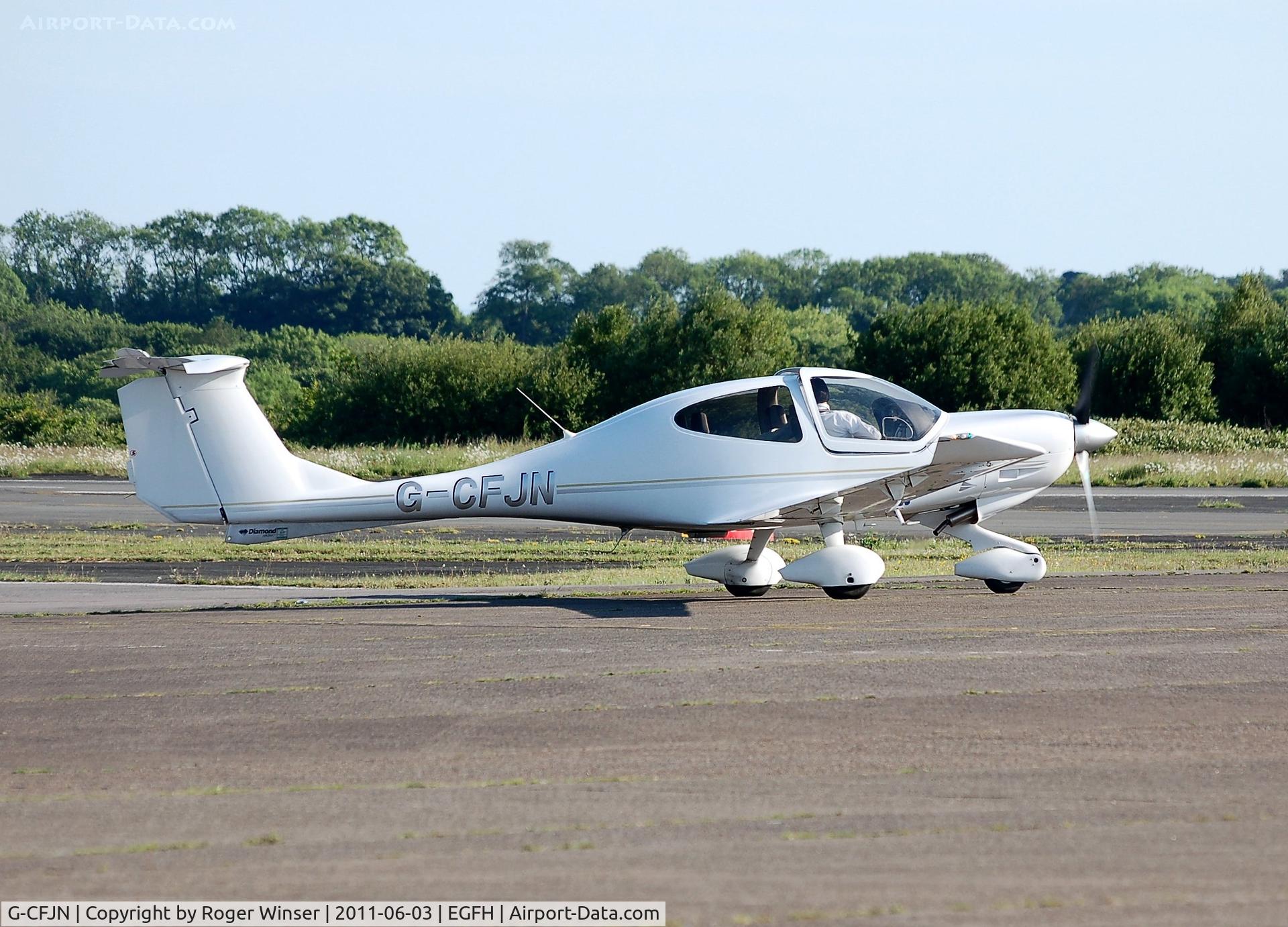G-CFJN, 2007 Diamond DA-40D Diamond Star C/N D4.295, Atlantic Flight Training's Diamond Star taxing prior to departure