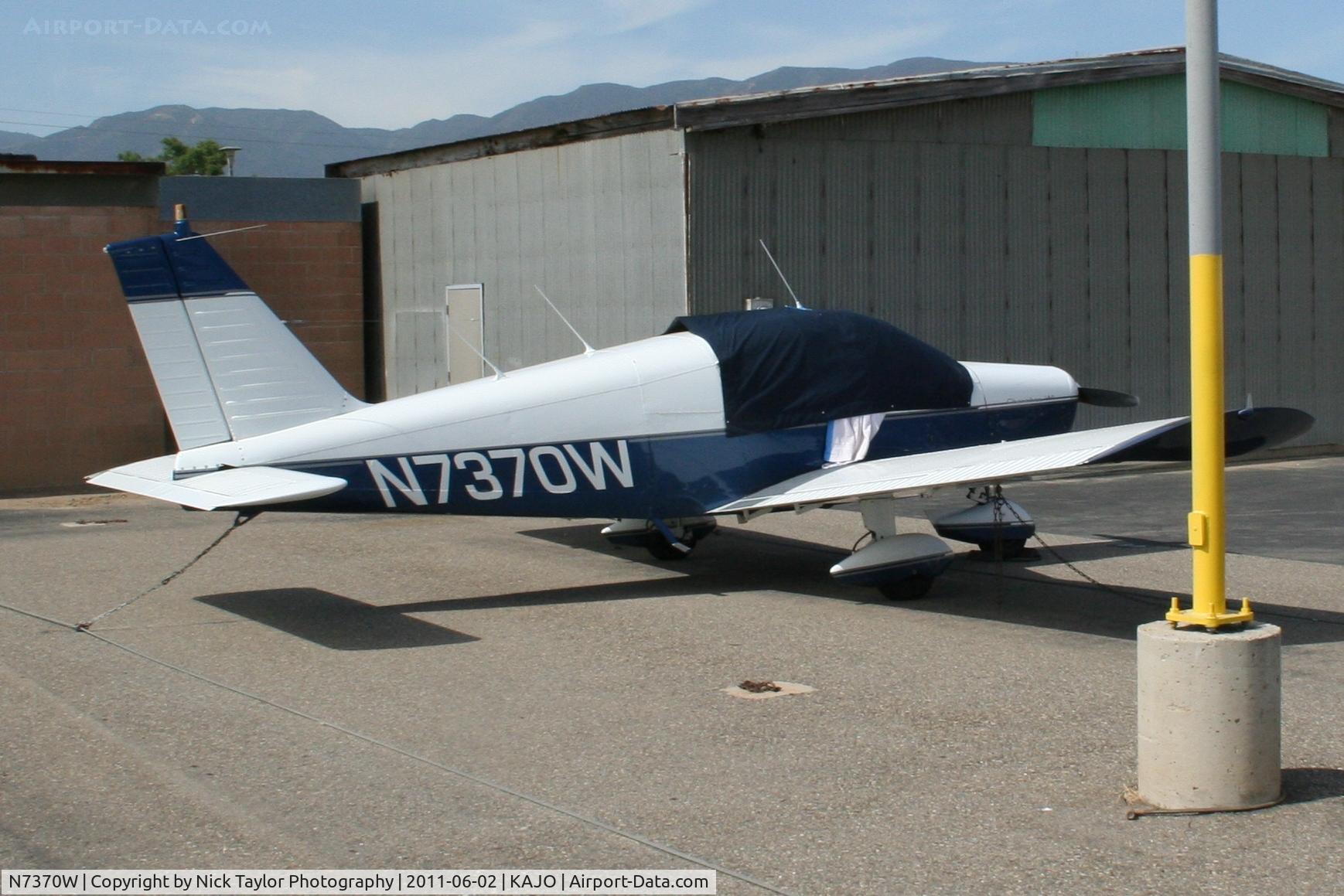N7370W, 1963 Piper PA-28-180 C/N 28-1252, Parked at Corona