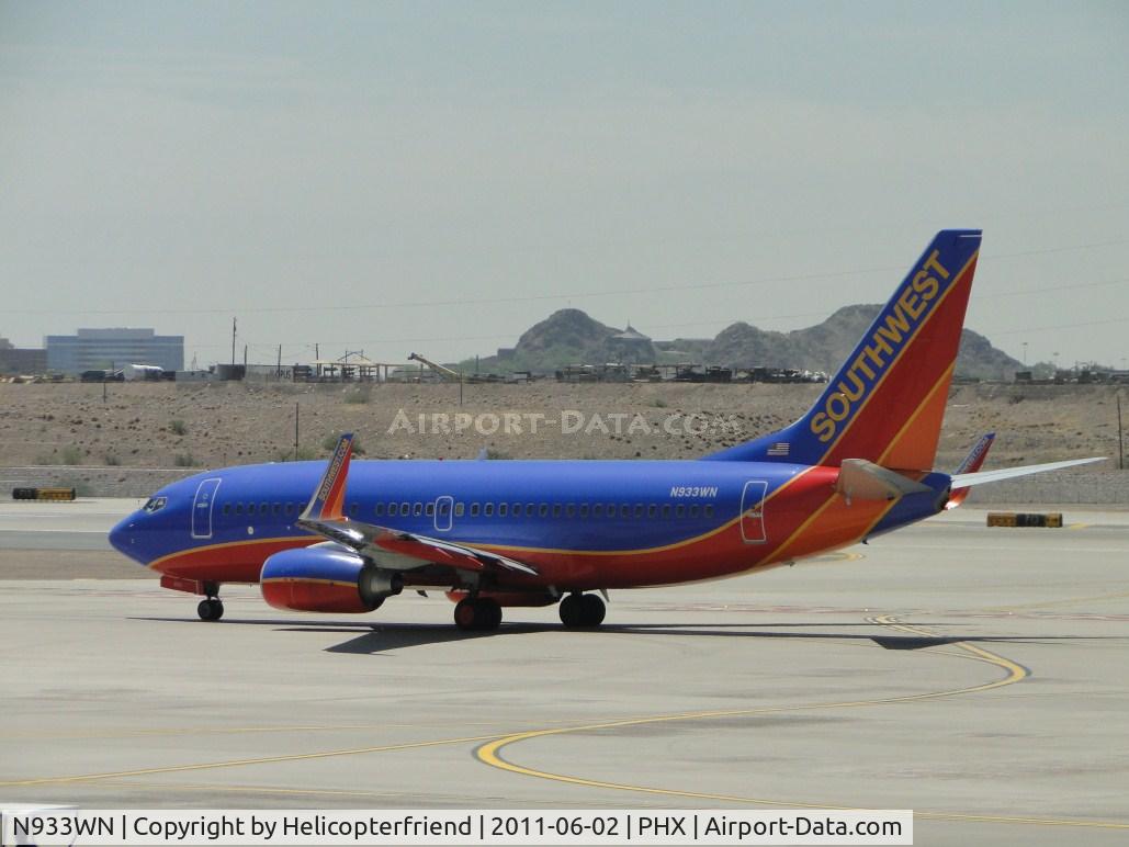 N933WN, 2009 Boeing 737-7H4 C/N 36640, Taxiing for take off at runway 25R