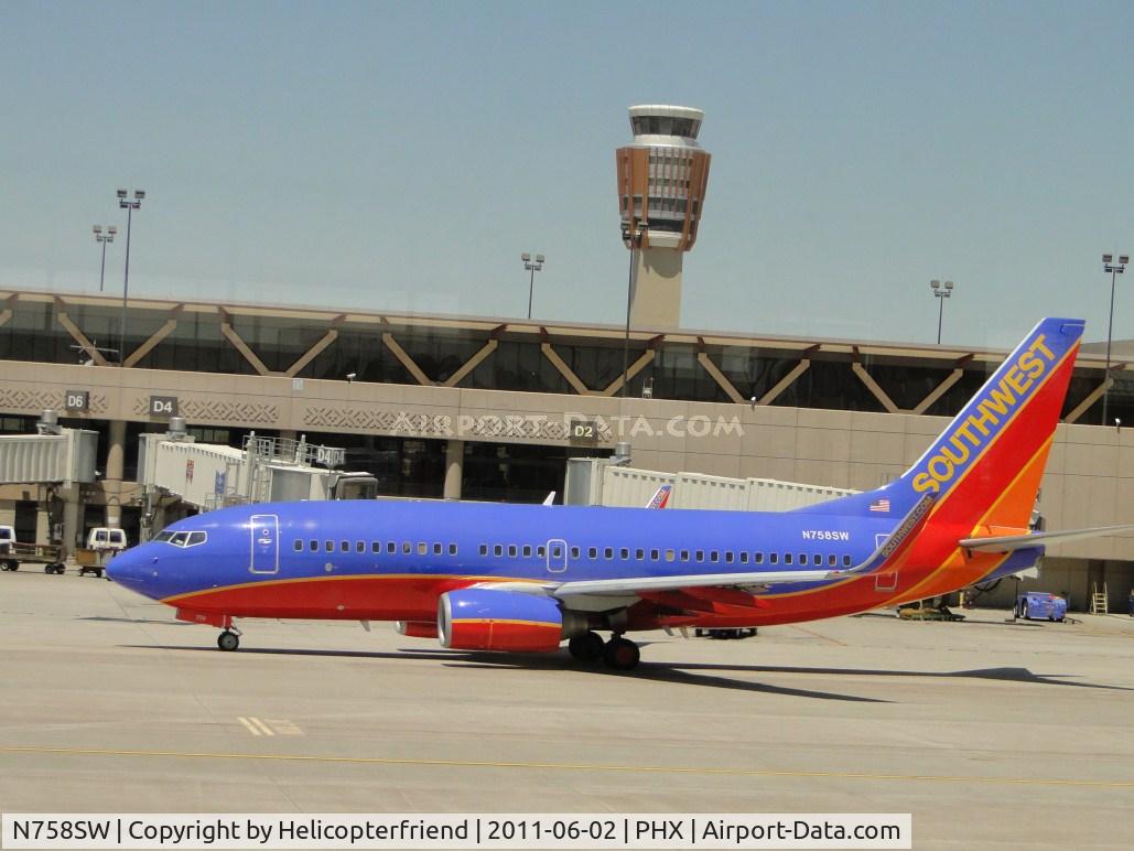 N758SW, 1999 Boeing 737-7H4 C/N 27873, Taxiing out after loading passengers