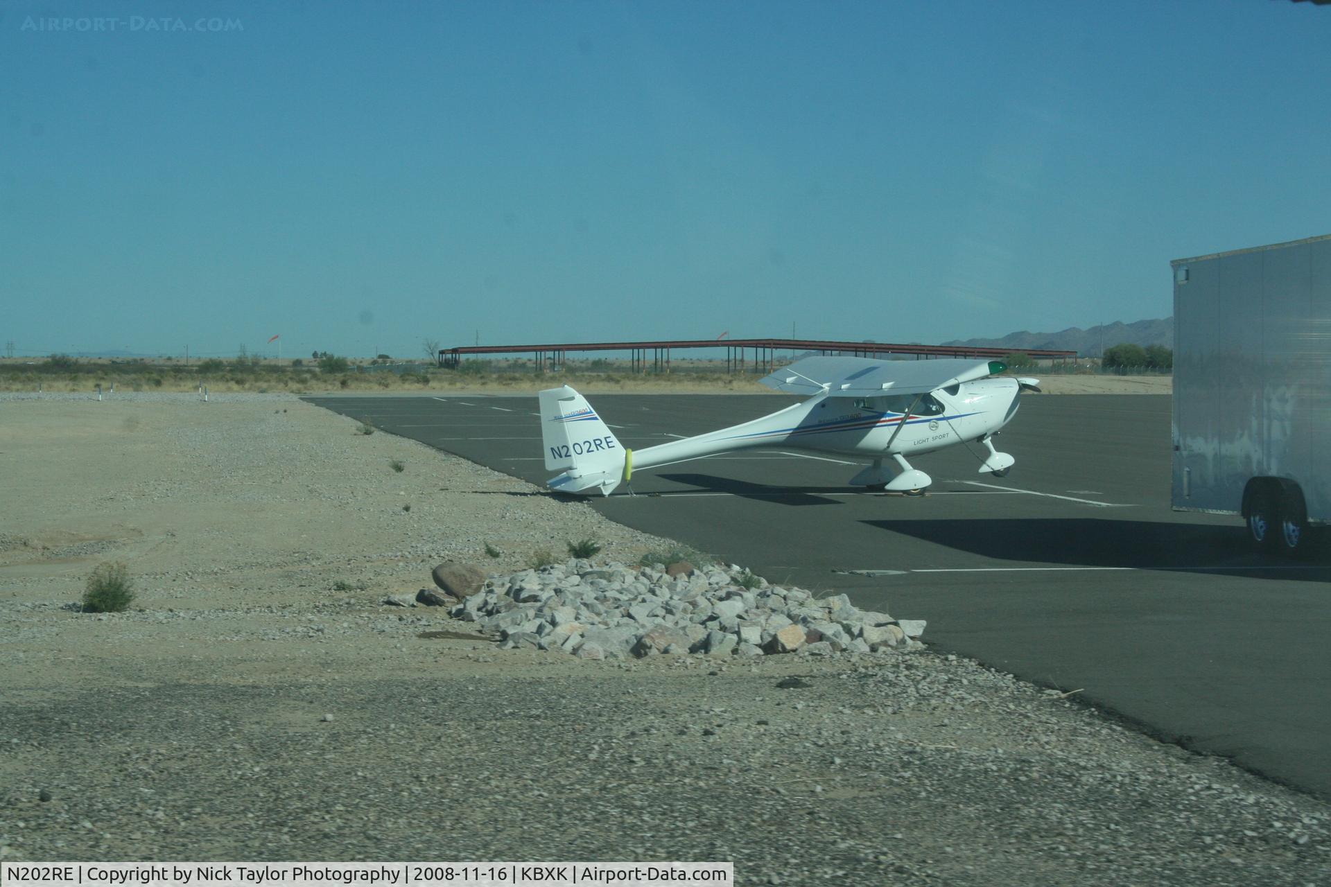 N202RE, 2007 Remos G-3/600 Mirage C/N 202, Must be to keep the wind from taking it away?