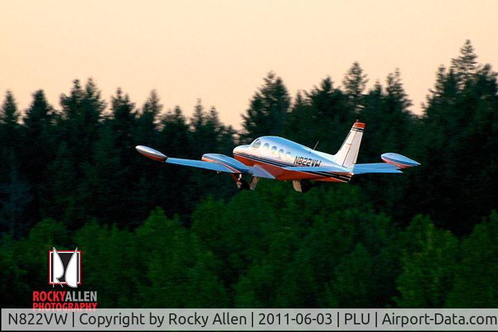 N822VW, 1978 Cessna 340A C/N 340A0630, Departing from Thun Field, Puyallup WA