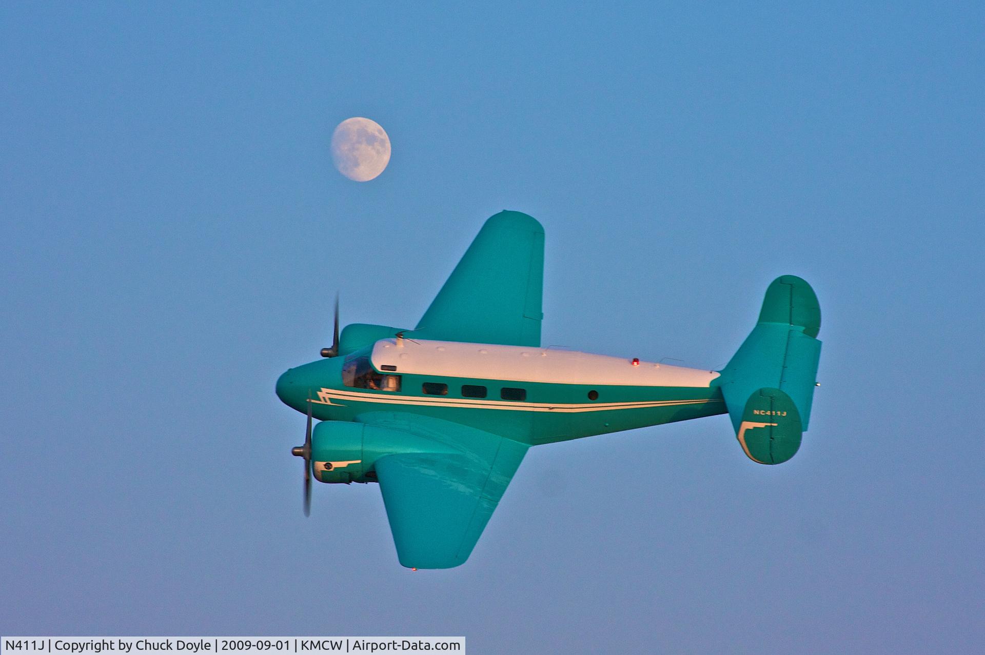 N411J, 1953 Beech D18S C/N A-967, Photo shoot over MCW