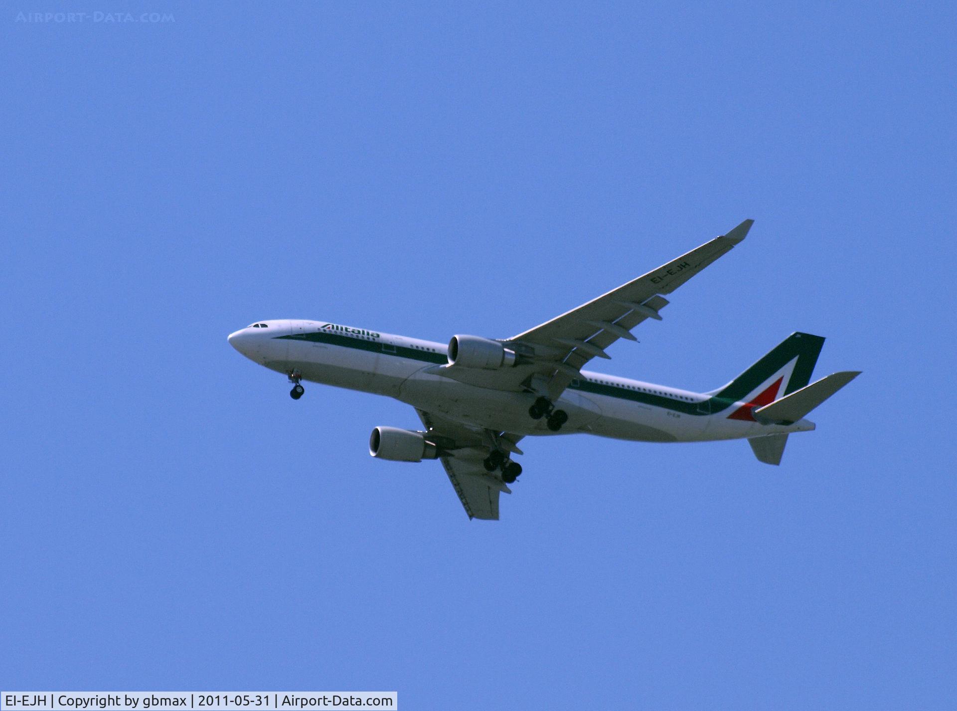 EI-EJH, 2010 Airbus A330-202 C/N 1135, Flying over Mineola, NY, going to a landing at JFK