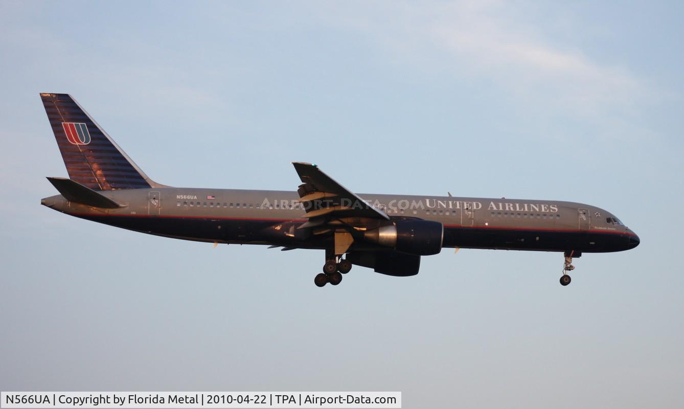 N566UA, 1992 Boeing 757-222 C/N 26670, United 757-200