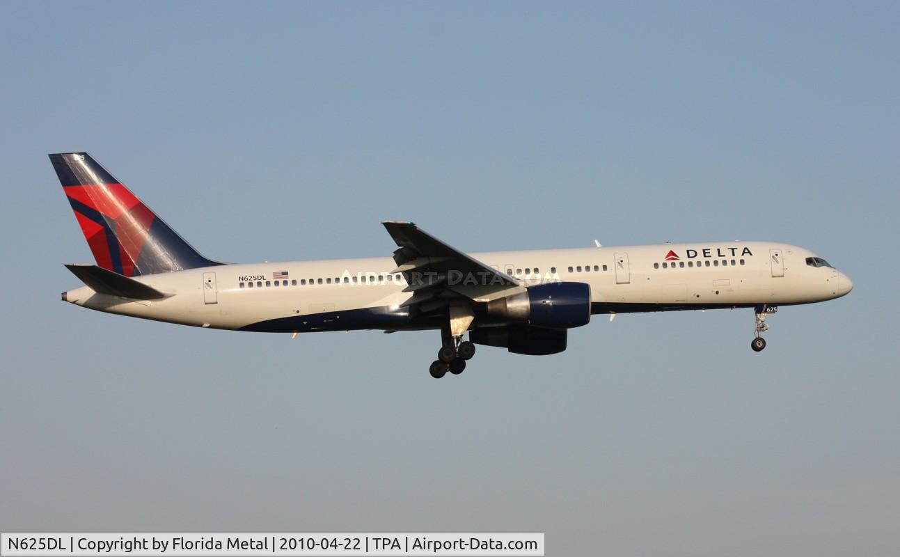 N625DL, 1987 Boeing 757-232 C/N 22915, Delta 757