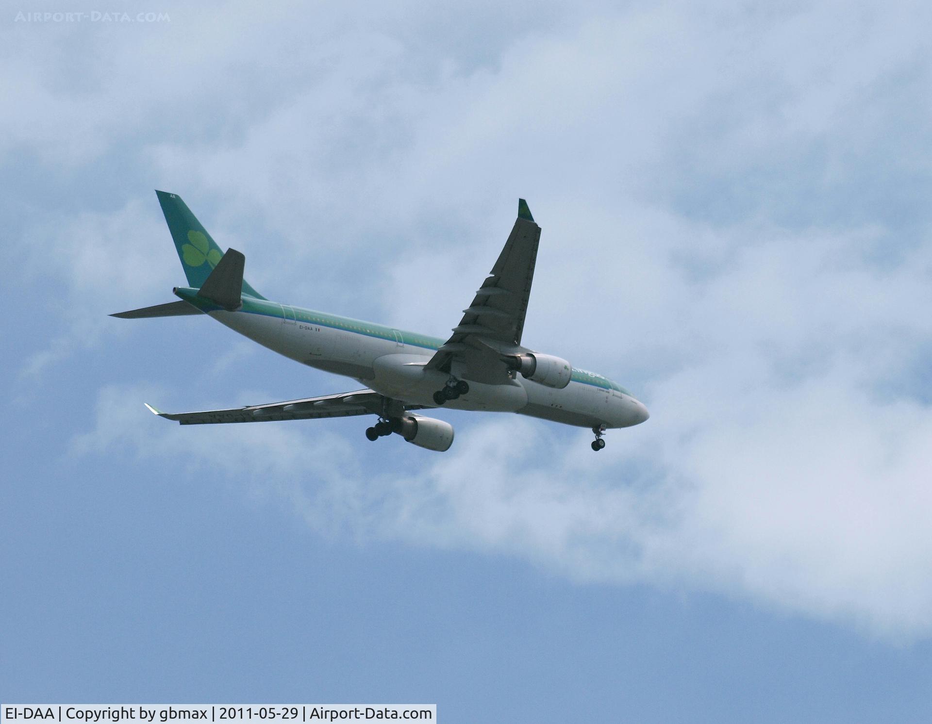 EI-DAA, 2001 Airbus A330-202 C/N 397, Going to a landing at JFK