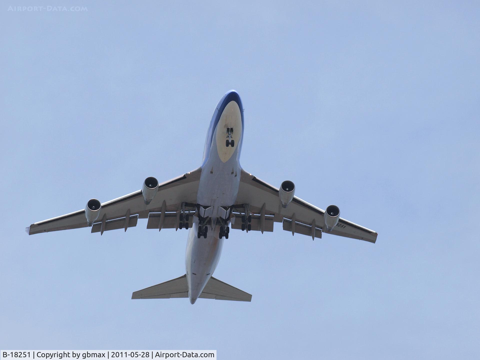 B-18251, 1995 Boeing 747-406 C/N 27965, Going to a landing at JFK