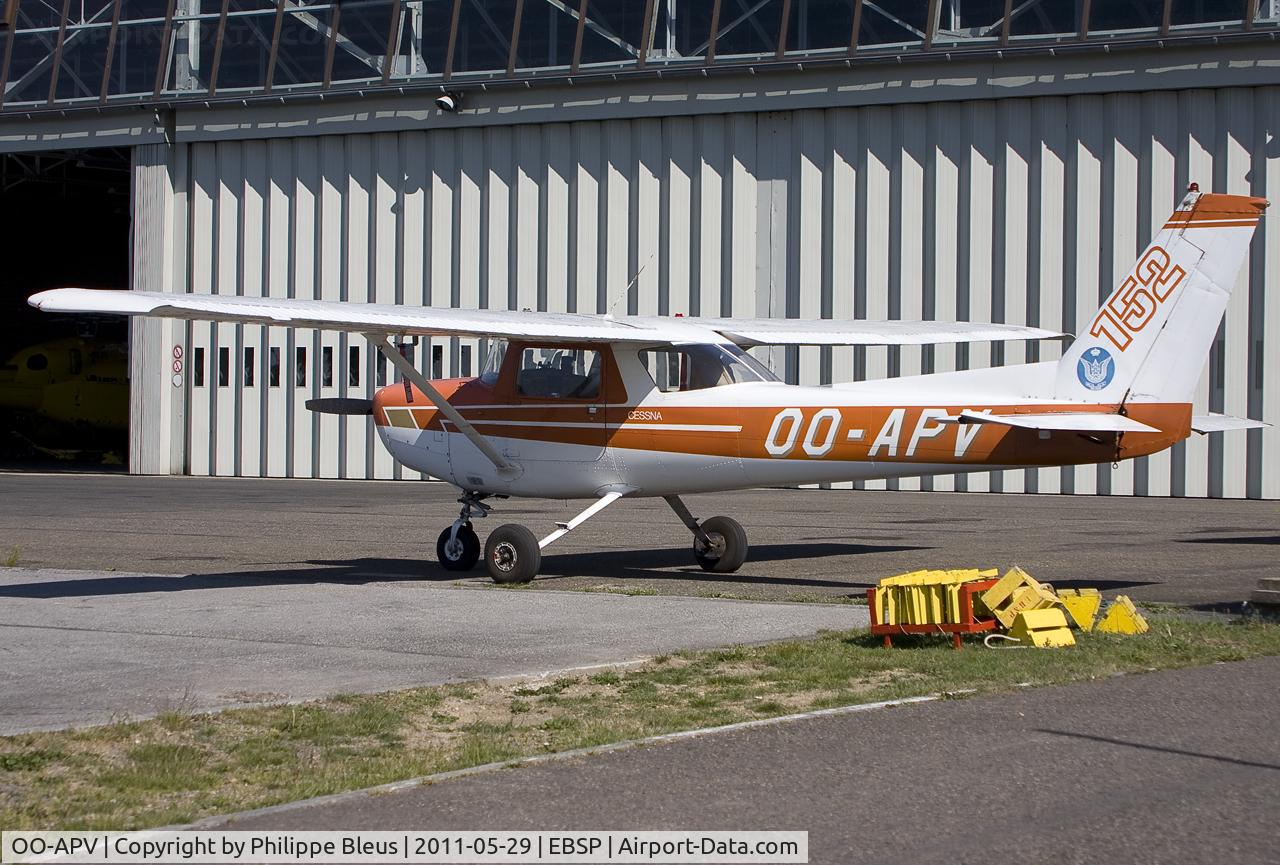 OO-APV, 1978 Cessna 152 II C/N 15279842, Paking position in front of the local flying club.