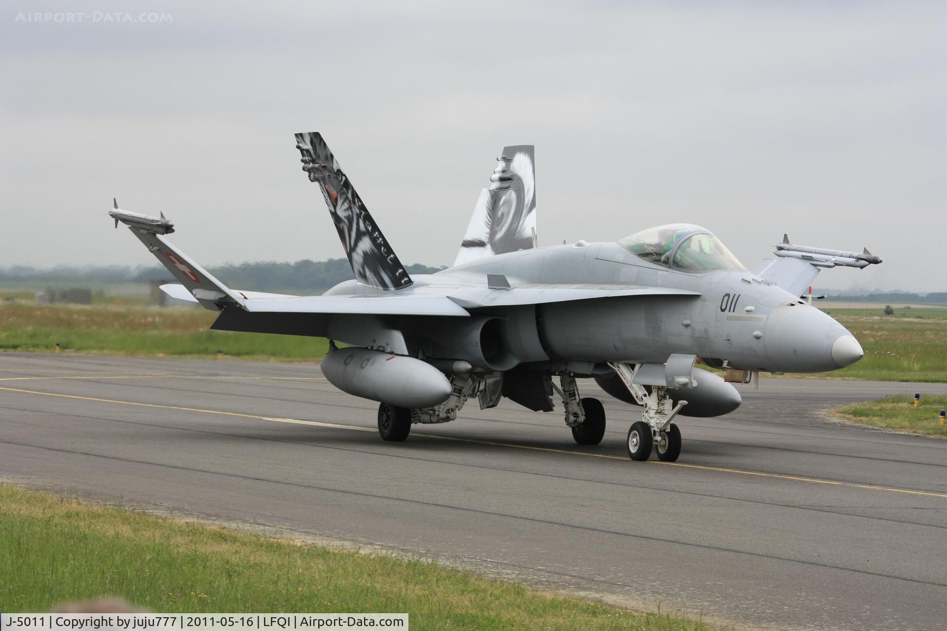 J-5011, McDonnell Douglas F/A-18C Hornet C/N 1351, on display at TigerMeet 2011