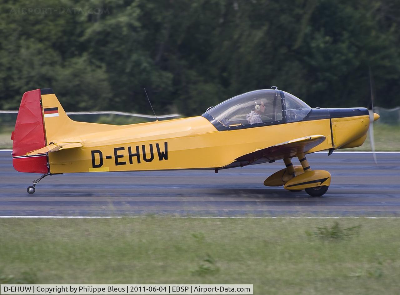 D-EHUW, 1966 Binder CP-301S Smaragd C/N AB 703, Home built with original parts. Taking off rwy 05.