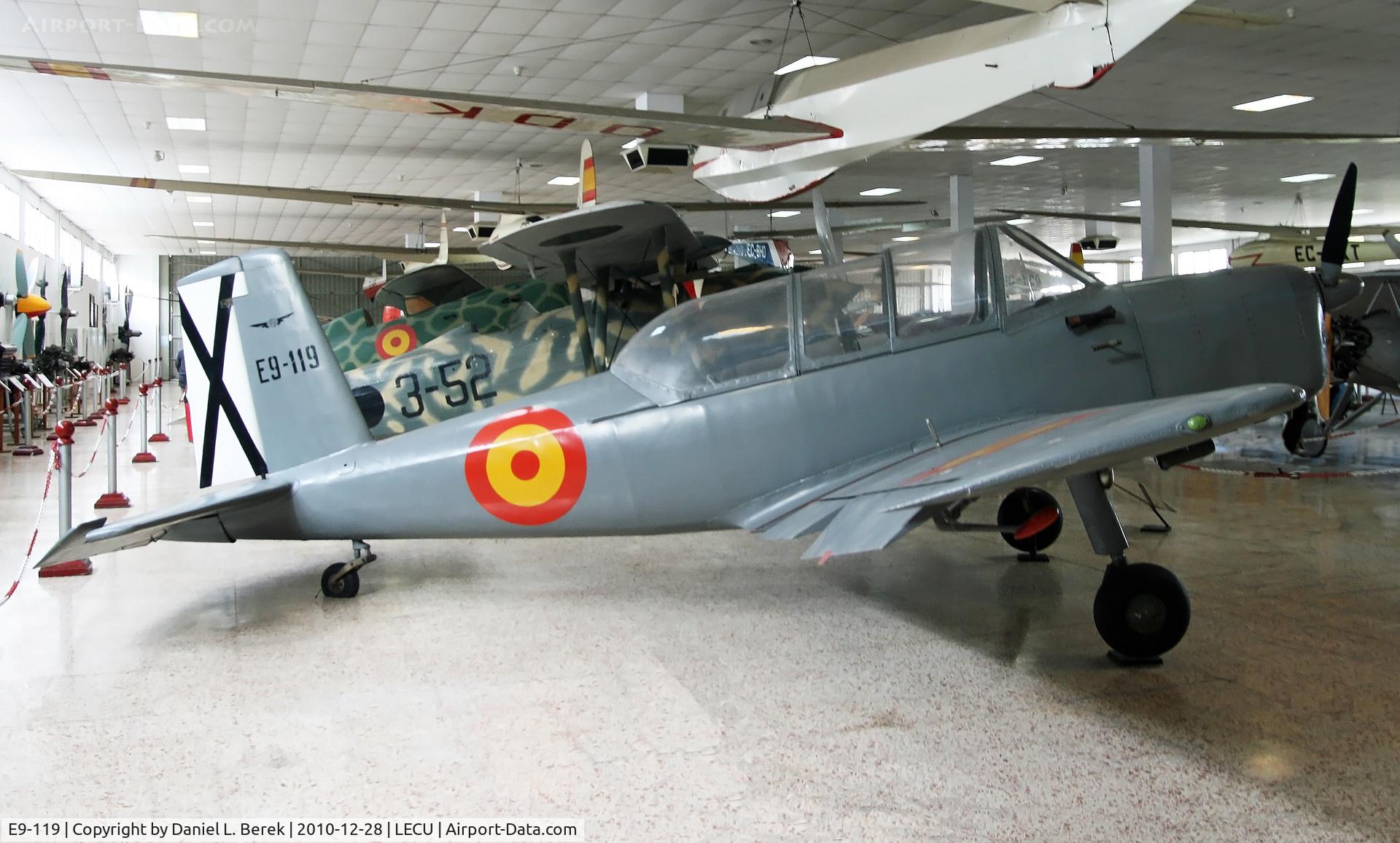 E9-119, AISA I-115 C/N 172, Interesting and unusual (and probably very rare) 1930s primary trainer at the Muso del Aire