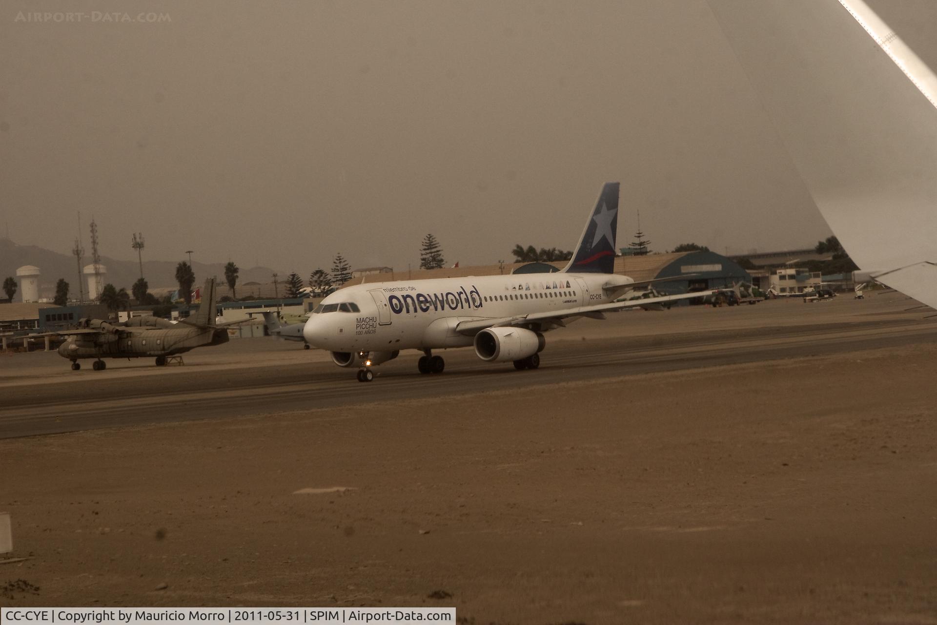 CC-CYE, 2008 Airbus A319-132 C/N 3663, Airbus 319 taxiing at Jorge Chavez (note the emblems of the at the time 10 members of the One World Alliance (2009))