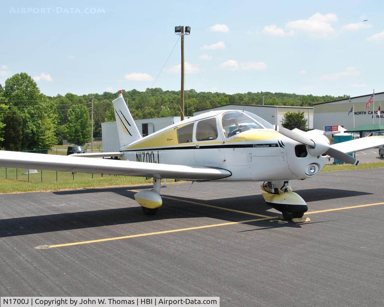 N1700J, 1967 Piper PA-28-140 C/N 28-24107, NC Air Museum Fly-In (6-4-11)