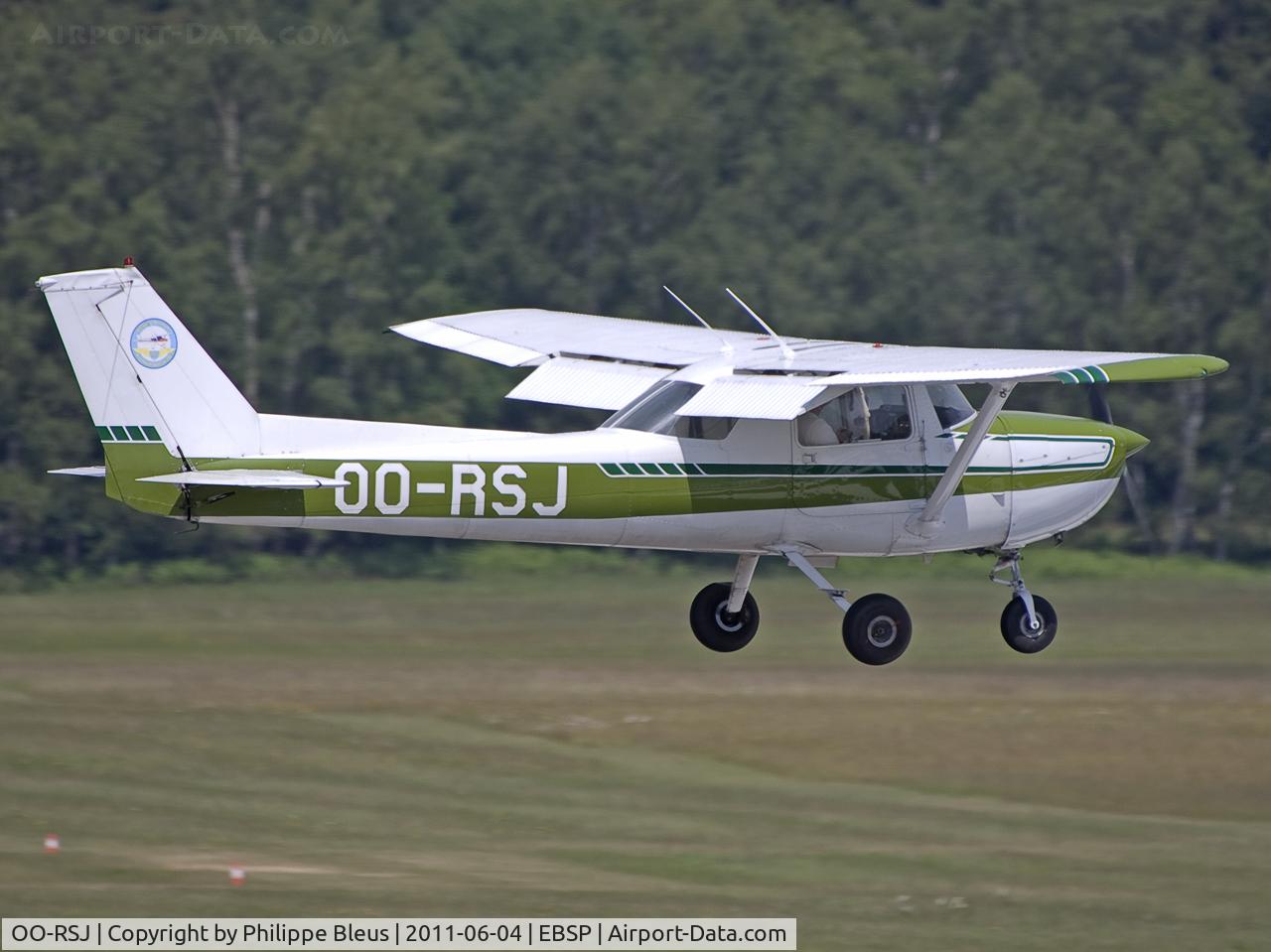 OO-RSJ, Reims FA150L C/N FA150 0110, About to touch down on rwy 05.