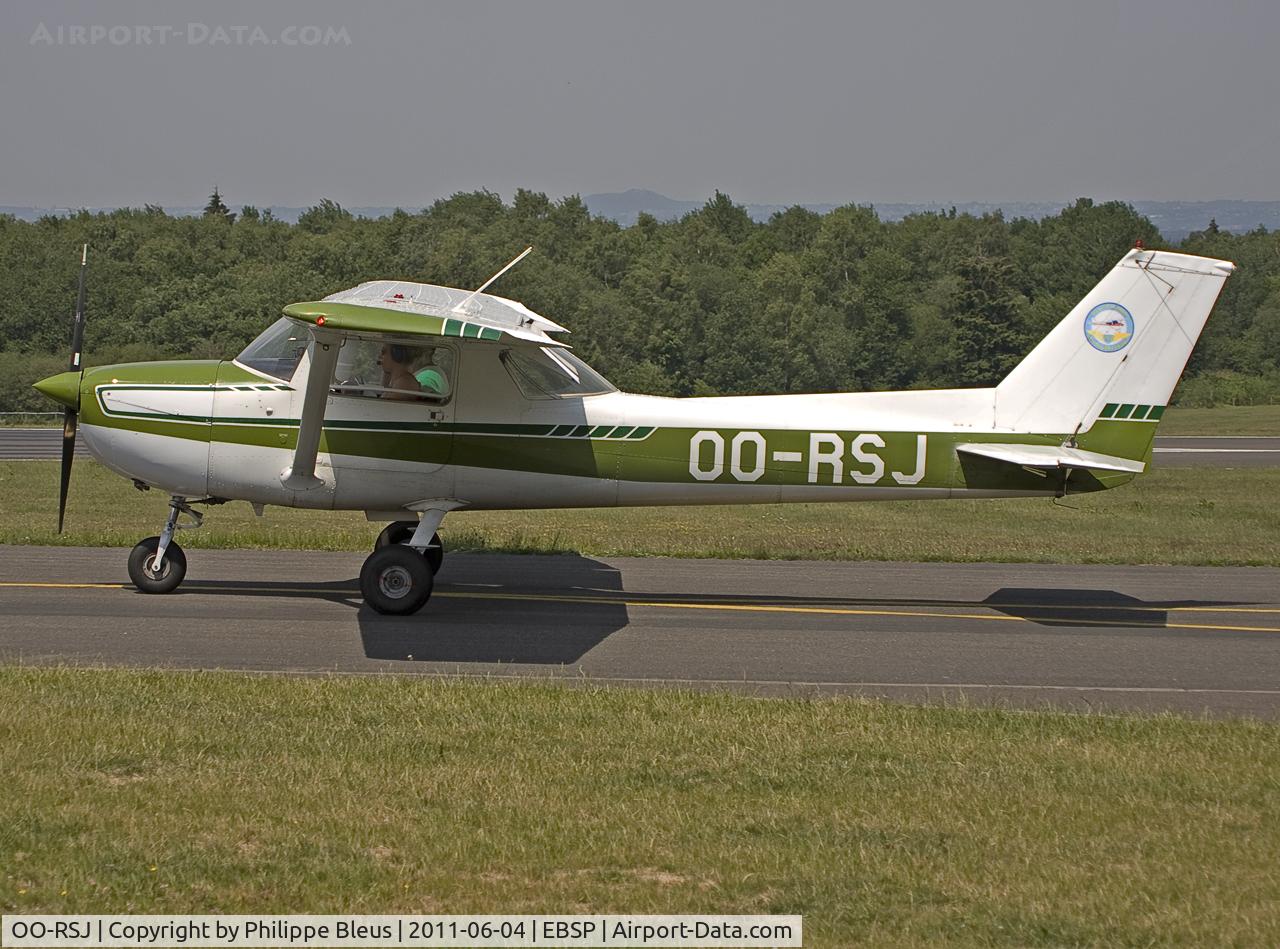 OO-RSJ, Reims FA150L C/N FA150 0110, Taxiing to parking stand.