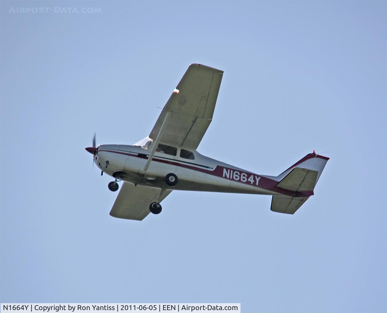 N1664Y, 1962 Cessna 172C C/N 17249364, On approach to Keene, NH 6/5/2011 @ 9:30am