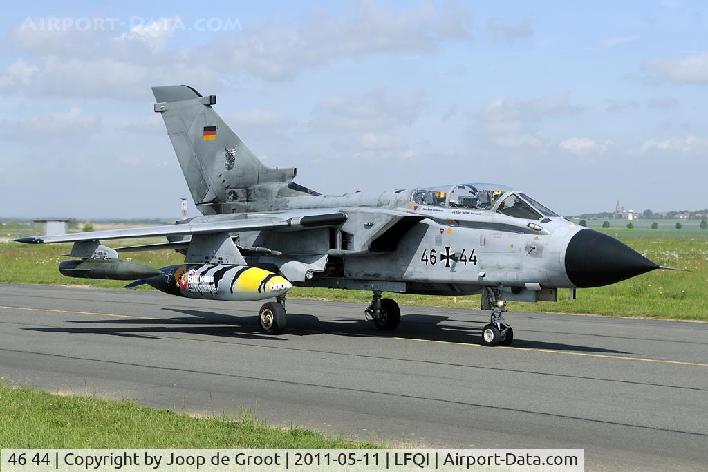 46 44, Panavia Tornado ECR C/N 871/GS277/4344, Tiger markings on the tanks of this 1./JBG 32 Tornado.