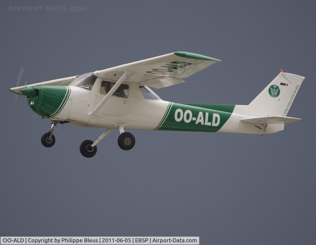 OO-ALD, 1973 Reims F150L C/N 0951, Climbing from rwy 23. Who said bad weather pictures are always ugly ?