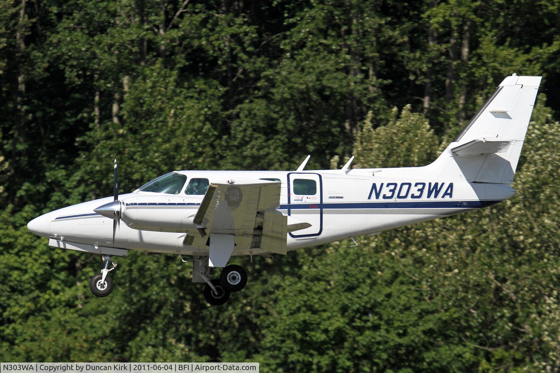 N303WA, Cessna T303 Crusader C/N T30300265, Nice landing shot