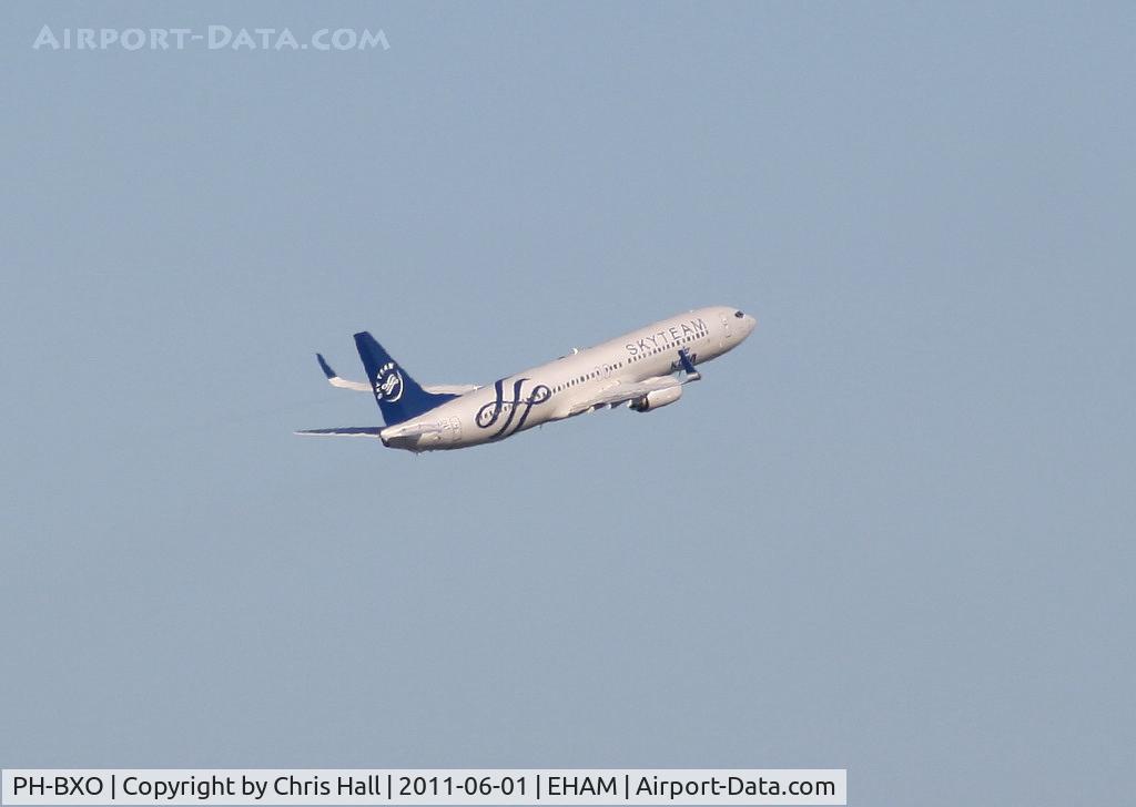 PH-BXO, 2001 Boeing 737-9K2 C/N 29599, KLM B737 in Skyteam colour scheme departing from RW36C