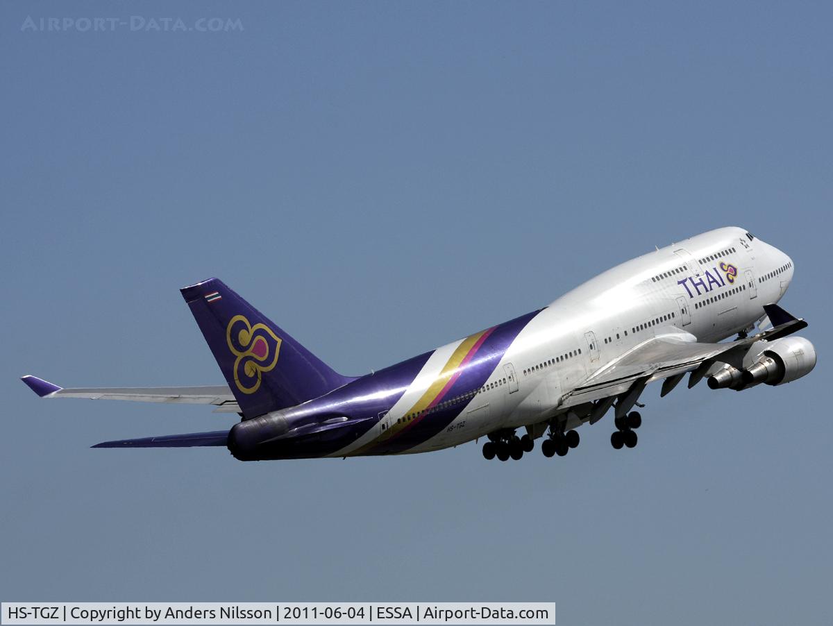 HS-TGZ, 1999 Boeing 747-4D7 C/N 28706, Taking off frpm runway 19R.